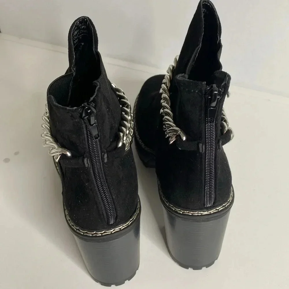 OLIVIA MILLER Afternoon Gaze Chelsea Boots - Picture 5 of 8